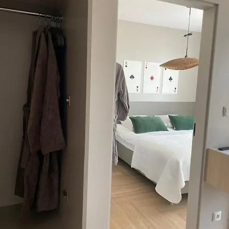 Sunday Kier-pik Apartment *