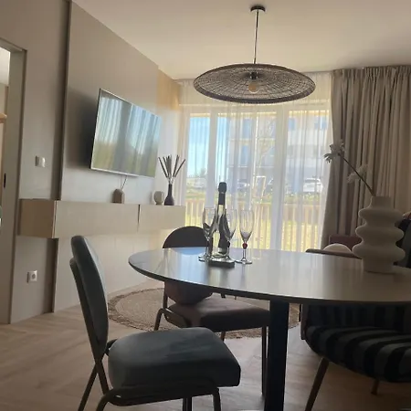 Sunday Kier-pik Apartment *