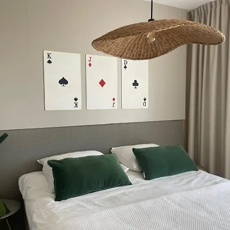 Sunday Kier-pik Apartment *